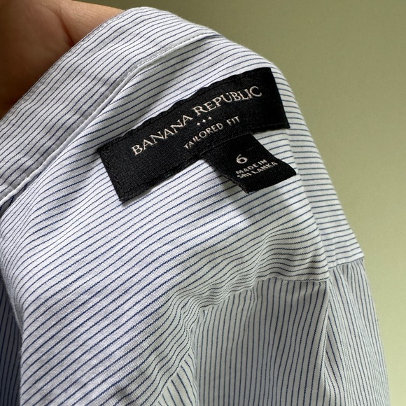 Banana Republic Blue & white striped ruffled cuff sleeves Women's blouse, size 6 - Picture 5 of 8